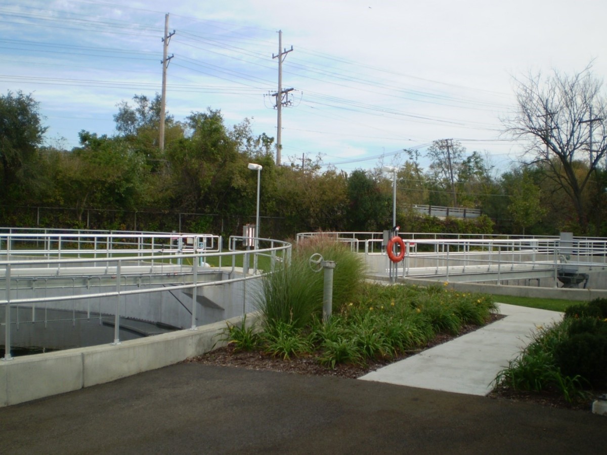 Pictured above are secondary clarifiers at the Salt Creek Sanitary District in Illinois.